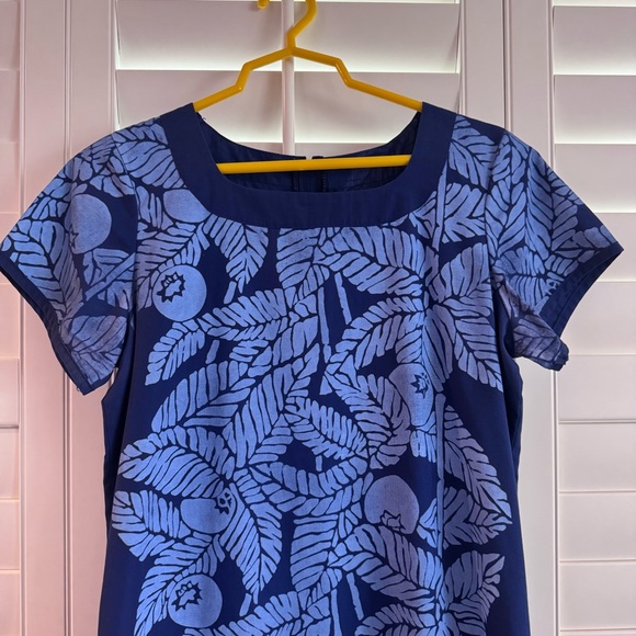 Navy Blue Hawaiian 🌺 Mu’umu’u - Picture 2 of 5